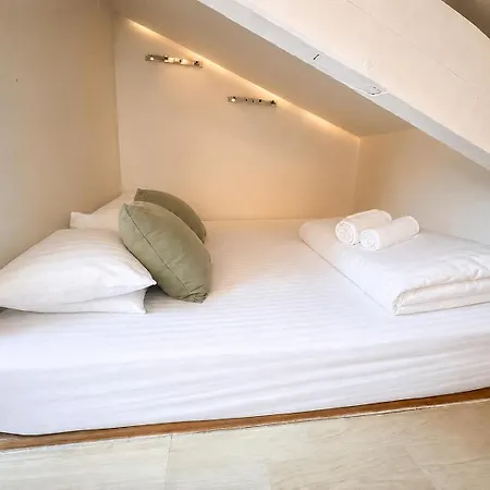 1br Flat With Mezzanine Near Eiffel Tower & Metro * Paris