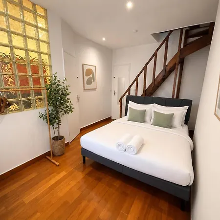 1br Flat With Mezzanine Near Eiffel Tower & Metro Appartement Paris