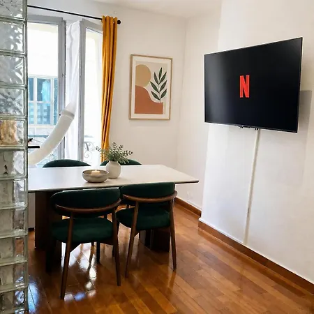 1br Flat With Mezzanine Near Eiffel Tower & Metro Paris